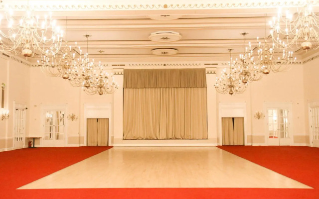 Britannia Adelphi Hotel