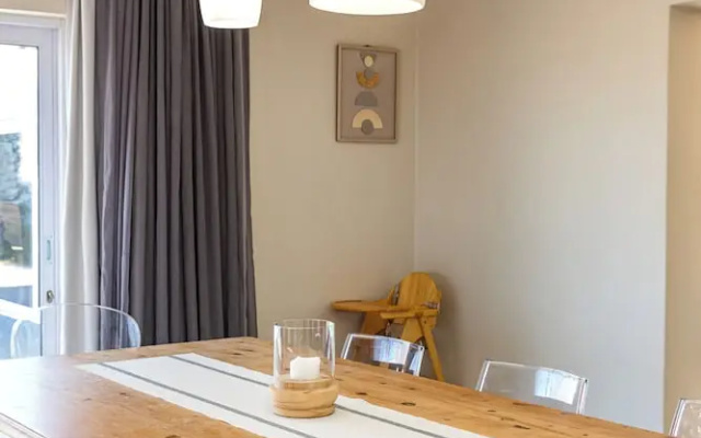 Beachfront, Private Pool, Pizza Oven, Pool Table, Fast Internet, Family Friendly