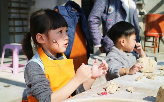 Shanghai Lintin Holiday Hotel