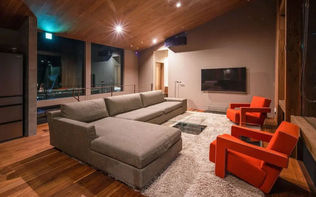 Gravity by The Hakuba Collection