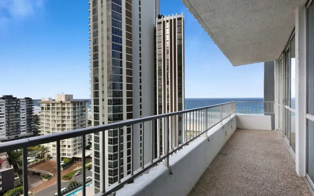 Ocean View 2-bed With Pool, Tennis Court & BBQ