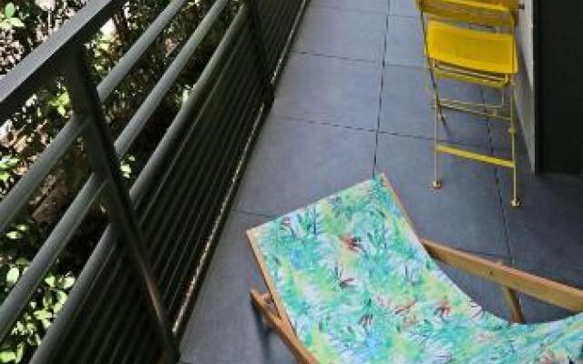 NEW Modern 1BR Apt/Terrace/Parking/Beside Beach