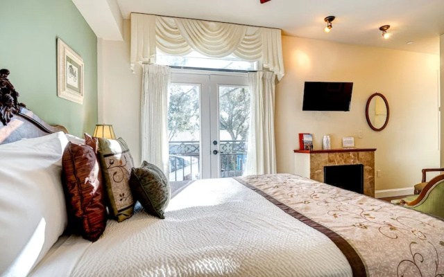 The River Belle Inn