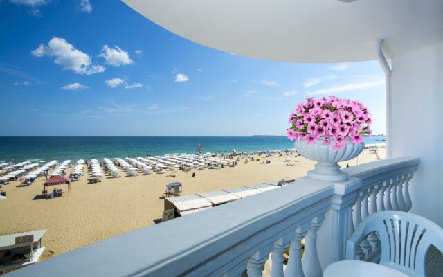 Chaika Beach Resort