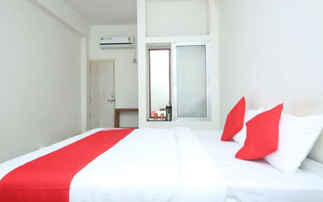 OYO 25064 Chandrika