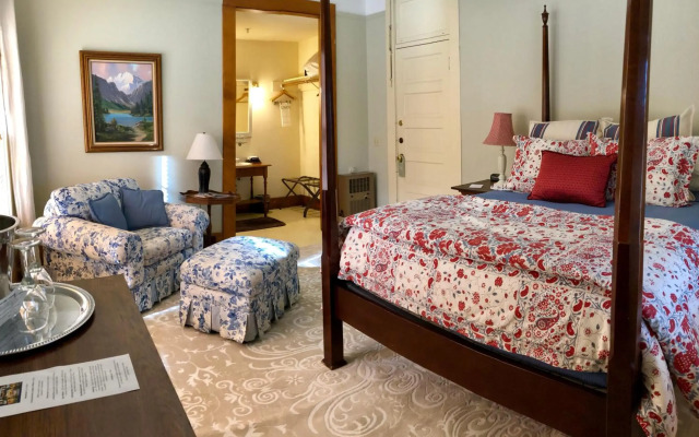 McCloud Hotel