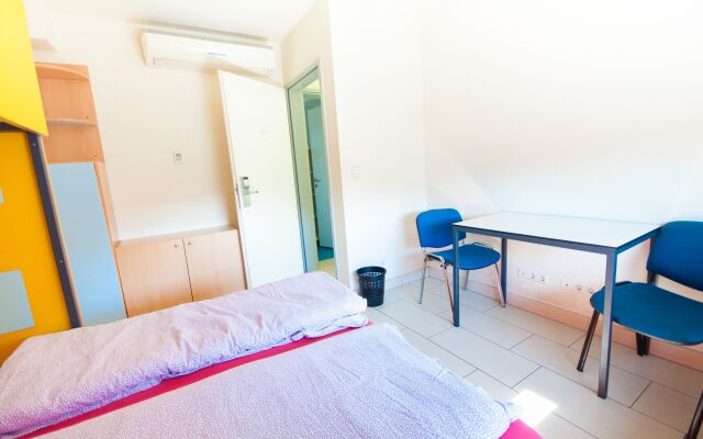 Simbol Rooms - Hostel