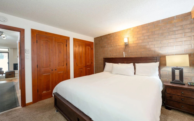 Park Avenue 1 Bedroom Condominiums