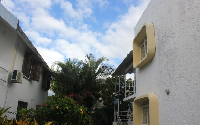 Apartment With 2 Bedrooms in Pereybere, With Enclosed Garden and Wifi