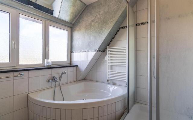 Whg-3-Falkenturm-Ferienhaus-Am-Boddenufer-Buschvitz