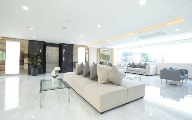 Oriole Residence