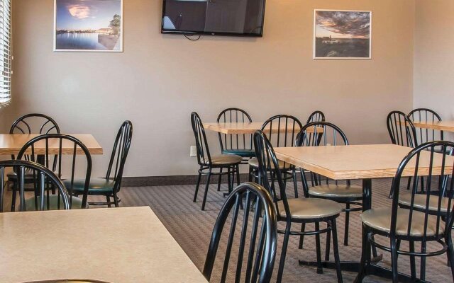 Econo Lodge Thunder Bay