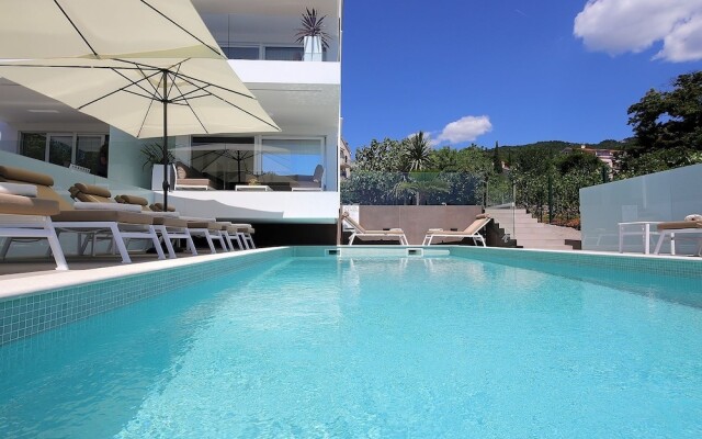 New Apartment with Swimming Pool