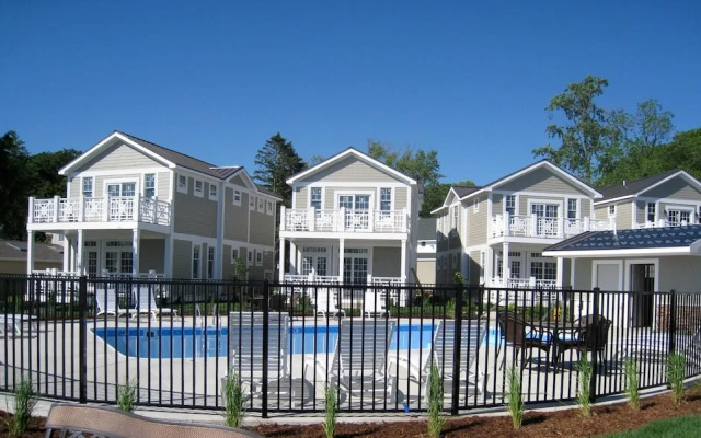 Saugatuck Harbor House
