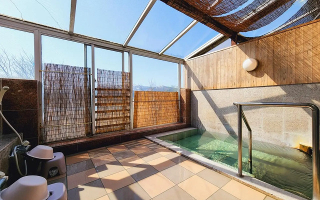 KINSEIKAN Grace Court Realis