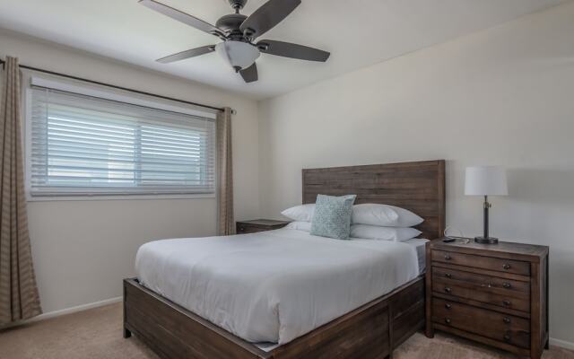 Spacious 4BR Townhouse by WanderJaunt