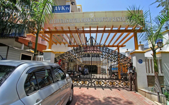 OYO 30970 AAR Royal Residency