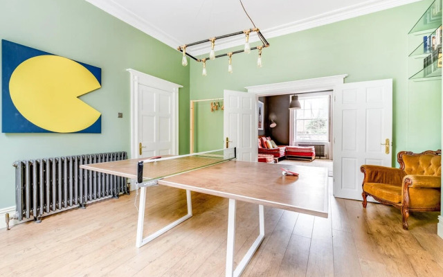 Spectacular 4BR Townhouse in Georgian Quarter, free parking