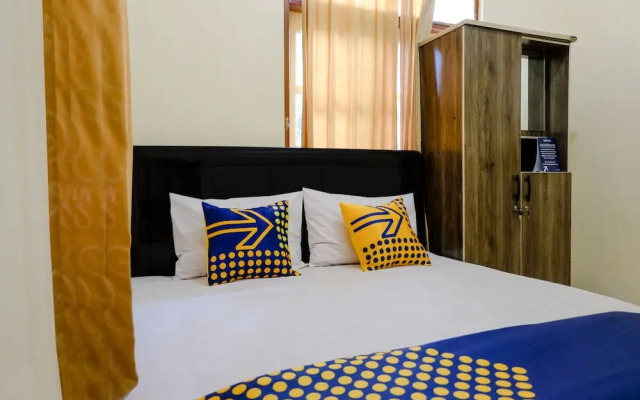 Madani Family Residence Syariah by OYO Rooms