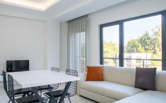 Sleek Flat w Garden 5 min to Beach in Milas