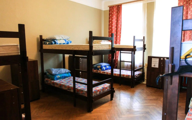 Hollywood Home Hostel