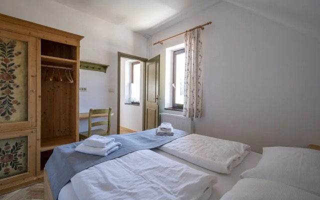 Berghi Hotel and Apartments