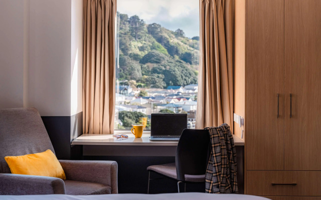 Atura Wellington
