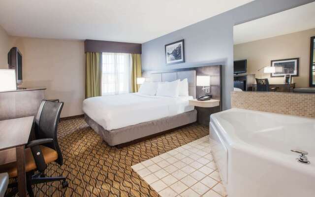 Wingate by Wyndham Roseville/Detroit