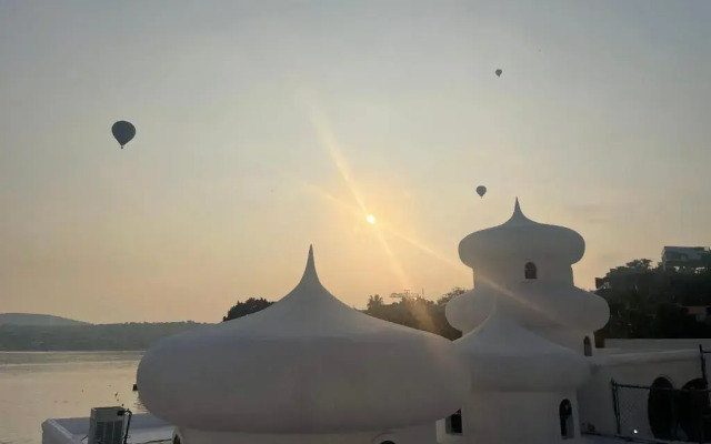 Marina Palace Teques