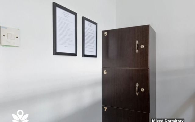 ZEN Rooms Check In Hotel 2