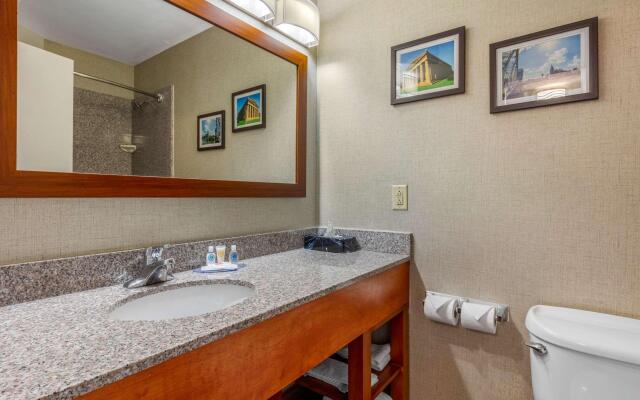 Comfort Inn & Suites Nashville Near Tanger Outlets  I-24 Antioch