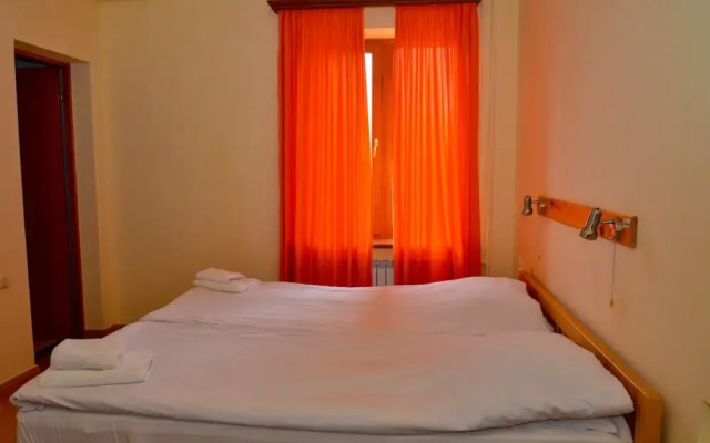Hotel Mirhav