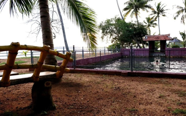 Lake n River Resort  Munroe Island