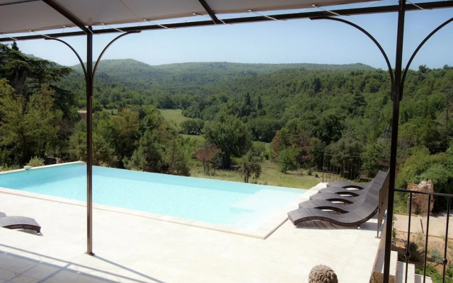Luxury Villa in Provence With a Private Pool