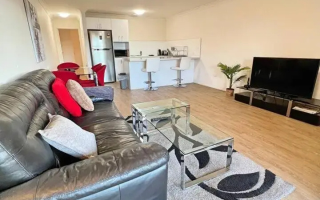 Beautiful & enclosed, 1 bd 1 bth - close to CBR Hospital