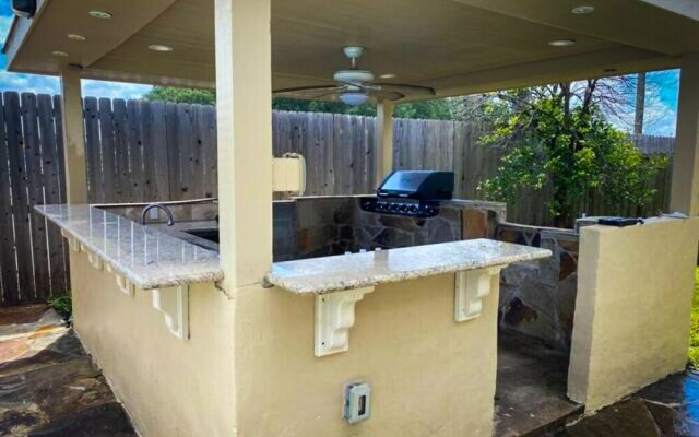 4Bdrm 3.5Bath 8Beds - Pool House