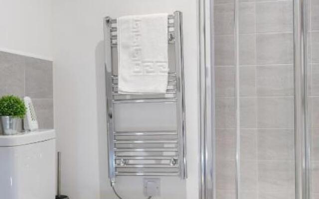 Stunning Studio Apartment & Leisure & Contractors & M1