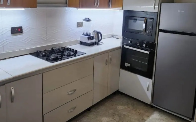 Charming 2- Bedroom Duplex