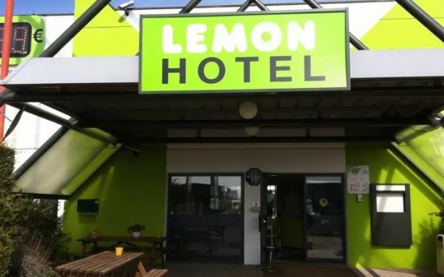 Lemon Hotel Dreux Chartres