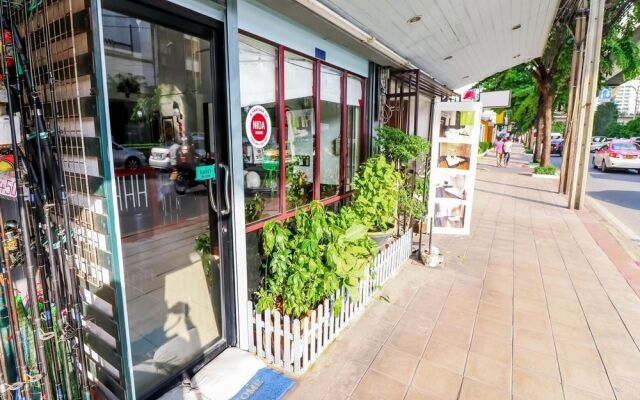 NIDA Rooms Phra Khanong 2163 Place