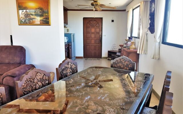 Fantastic 2 bed With Huge Balcony & sea Views