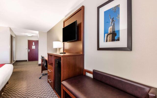 Comfort Suites Tuscaloosa near University