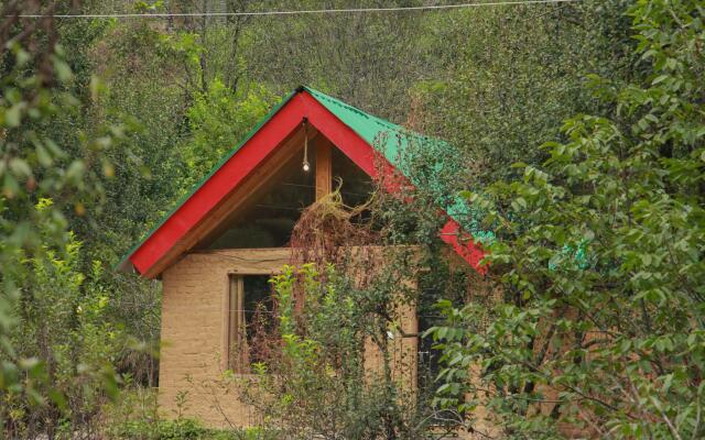 R  and R Cottage