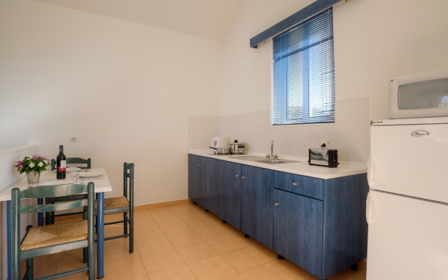 Matina Pefkos Aparthotel
