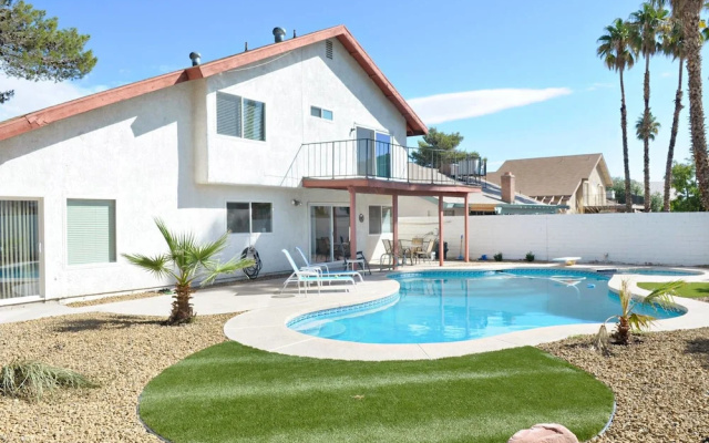 Luxury 4br 8min to Las Vegas Strip