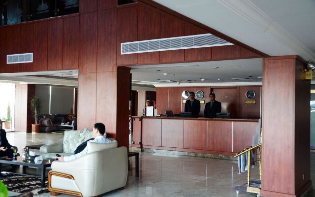 Crown Tower Hotel