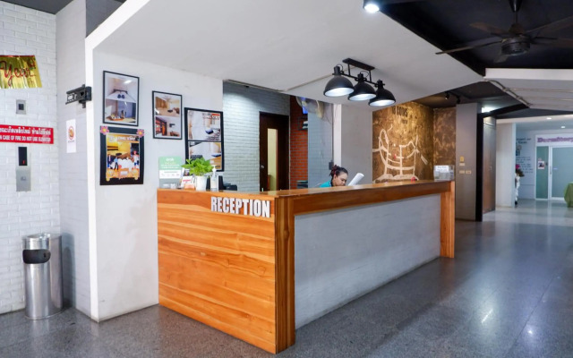 18 Coins Budget Hotel