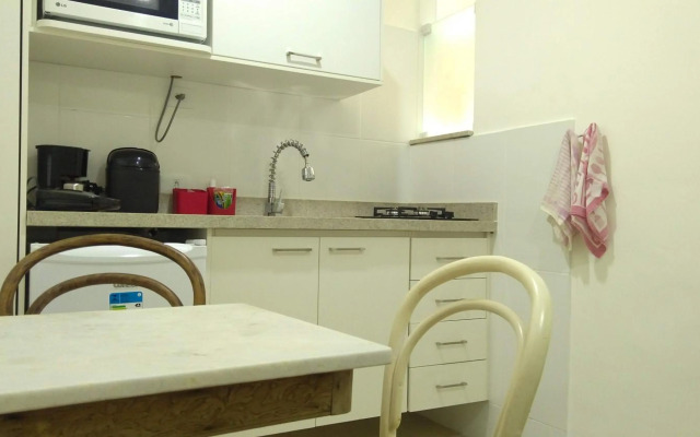 Apartamentos em Gomes Carneiro 84/Copanema