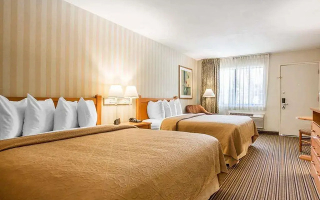 Travelodge by Wyndham Palm Springs