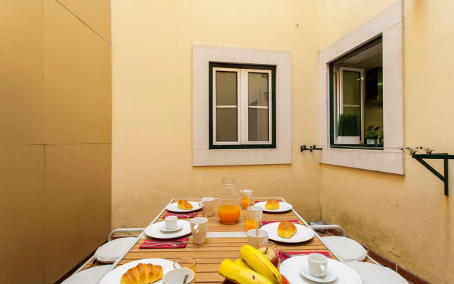 Chiado Patio Apartment Rentexperience